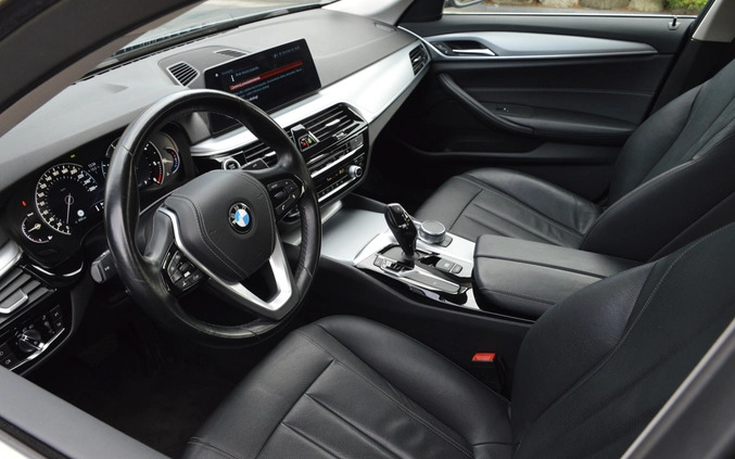 BMW Seria 5 cena 107800 przebieg: 151211, rok produkcji 2017 z Oleszyce małe 781